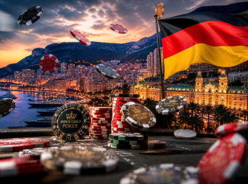 Pokerchips vor der Kulisse von Monte Carlo mit Bezug zu einem deutschen Turniersieg