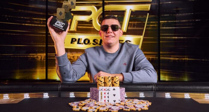 Jesse Lonis nach seinem Sieg bei der PGT PLO Series II 2025.