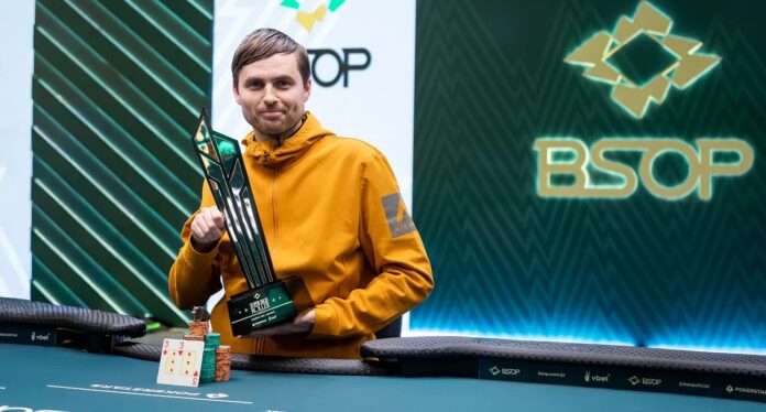 Martin-Kabrhel-bsop.jpg Martin Kabrhel nach seinem Sieg bei der BSOP.