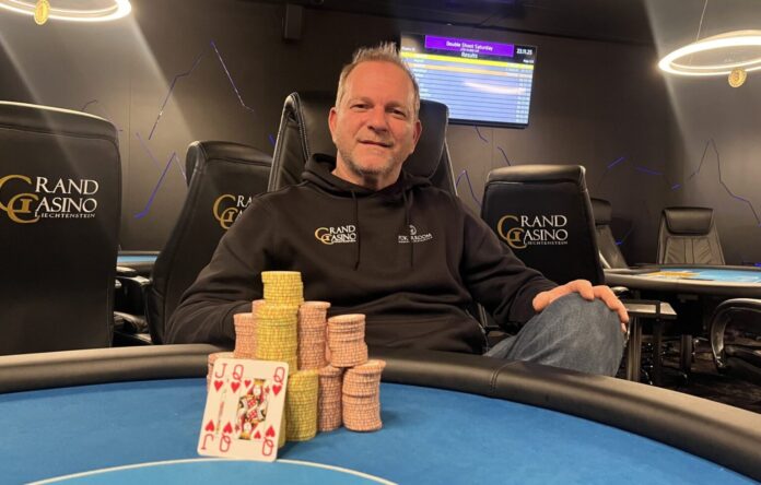 Pokerspieler NotisGR aus Griechenland.