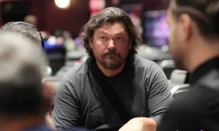 Jewgeni Sirotenko am Pokertisch.