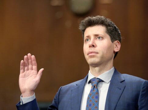 Sam Altman im Anzug