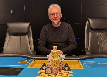 Winner-Grand-Stack.jpg Der glückliche Sieger Scooter.