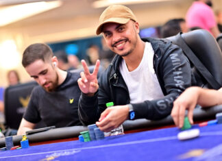 Dinesh Alt am Pokertisch.