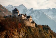 Sperrlistenabkommen besiegelt das Ende des Liechtensteiner Casino-Booms Schloss in Liechtenstein
