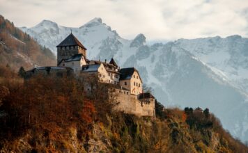 Sperrlistenabkommen besiegelt das Ende des Liechtensteiner Casino-Booms Schloss in Liechtenstein