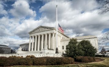 US-Staranwalt Tom Goldstein kassiert sechs Jahre Haft wegen Steuerbetrugs und Pokerschulden USA Gericht
