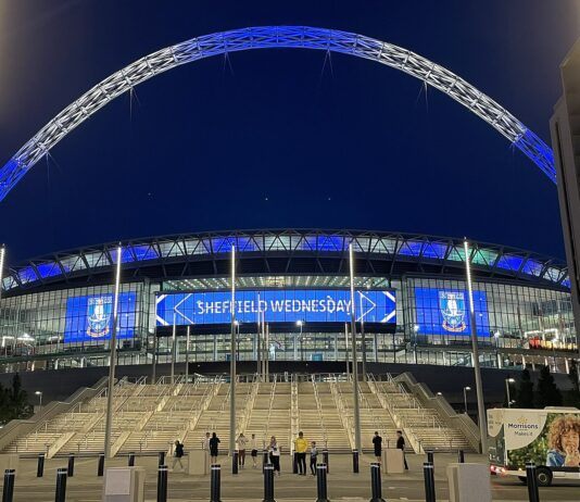 Były mistrz WSOPE James Bord szykuje się do zakupu klubu z Championship Stadion Sheffield Wednesday