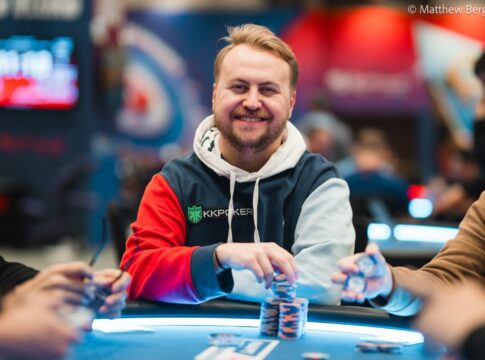 Jon Kyte przy stole pokerowym