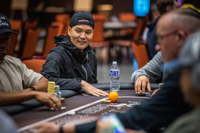 ren lin wpt global ambasador Tony Ren Lin podczas rozgrywki