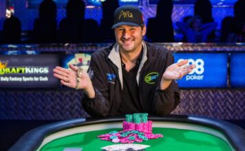Phil Hellmuth powraca na WSOP Europe. Legenda zdobędzie 18. bransoletkę? Phill Hellmuth podczas rozgrywek WSOP