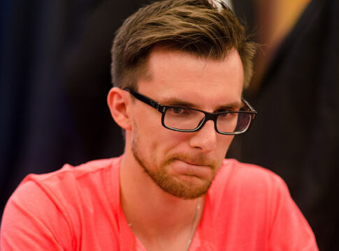 Andrey Pateychuk führt bei der WPT in Zypern
