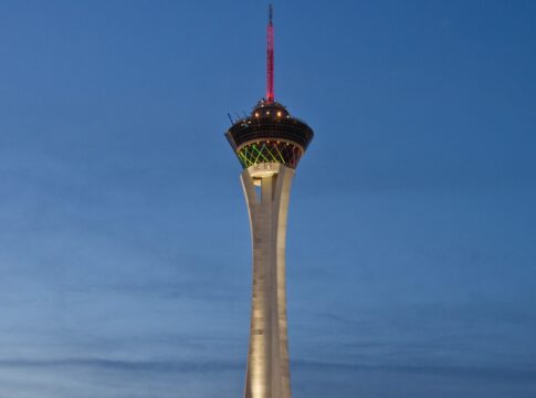Las Vegas: Mann fährt sein Auto in die Lobby des Stratosphere Hotels