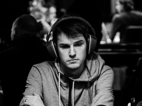 WSOP # 47 – Claas Segebrecht bester Deutscher an Tag 1b des $1.500 Monster Stack Event!