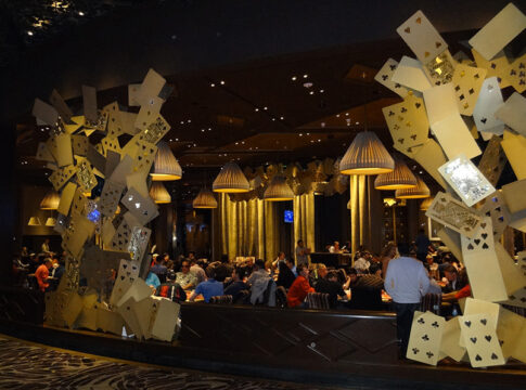 David Peters triumphiert in der 21. Auflage des $25.000 Aria High Roller Turniers