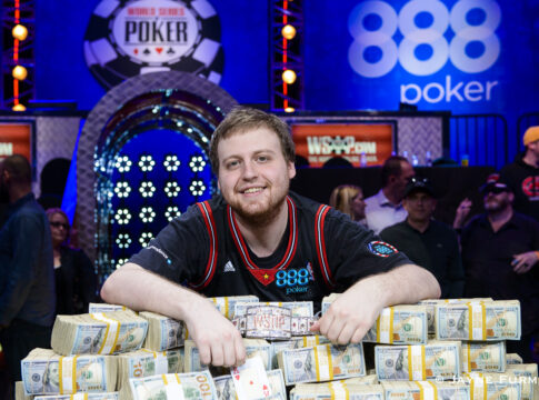 Joe McKeehen ist der neue WSOP Main Event Champ 2015