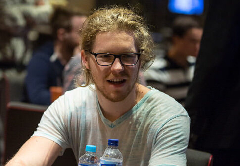 WSOP # 63 – Paul Höfer mit gutem Start beim $1.000 THNL Massen-Event!