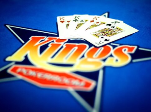 Das King’s Tuesday 1x Rebuy 20 EUR NLH garantiert heute 3.500€ und startet um 20.00 Uhr – 3 Sieger am Montag!