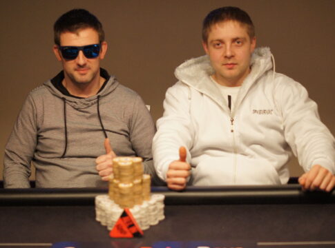 Frank Hallas dealt sich zum Sieg beim King’s Hold’em Championship! & Vitali Freisinger gewinnt das PLO!