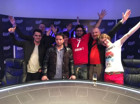 Pfingstmontag im King’s – Zwei Turniere und €5.000 GTD! – Massendeal beendet das Sunday Adventure!