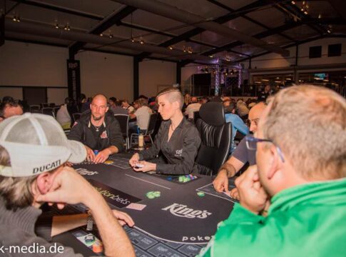 Hüseyn Ipek geht mit einer knappen Führung in Tag 2 des IMOP Main Event im King’s!