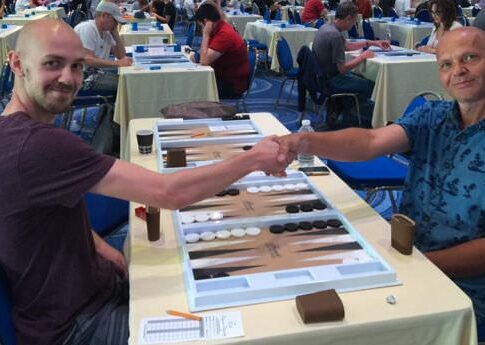 Kein Bracelet … aber Stephen Chidwick ist Backgammon-Weltmeister