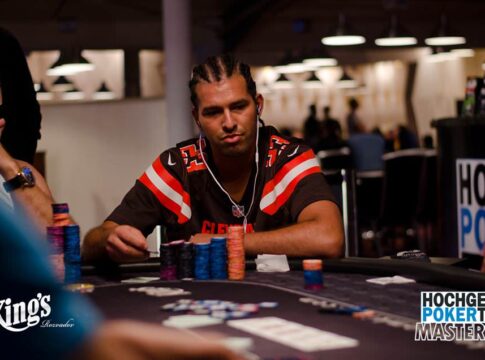 Ben Salah Achraf dominiert Tag 1a des Hochgepokert Masters Main Event!