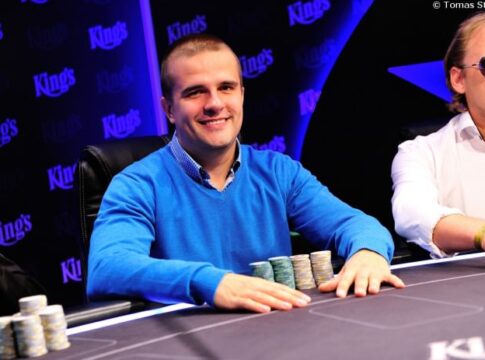 Karol Radomski läuft beim IMOP Main Event im King’s heiß und übernimmt den Overall-Chiplead!