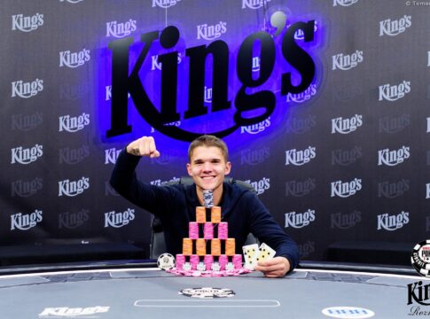 Tomasz Chmiel holt sich den Ring beim 888 WSOPC Crazy Eights Event!
