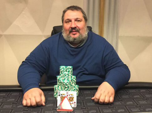 Nikolay Karman kann sich beim FPT Opening Event im King’s durchsetzen!