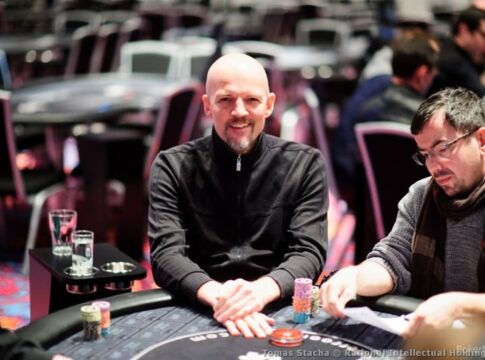 Andreas Eiler führt vor Rainer Kempe am Final Table des 25k Super High Roller des partypoker MILLIONS Grand Final!