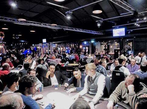 Halil C. mit klaren Chiplead im Finale der Monster Poker Tour im Casino Schenefeld!