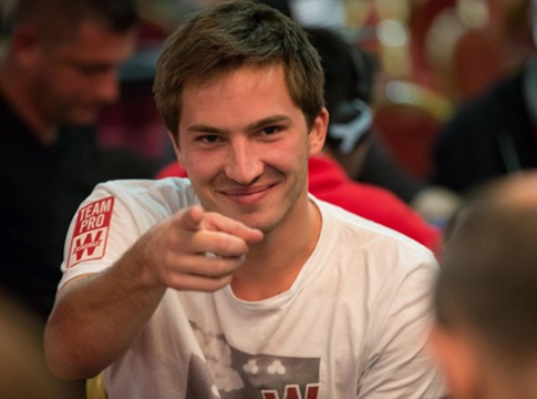 Über den Wolken zum Turniersieg – Guillaume „Volatile38“ Diaz gewinnt im Flugzeug €73.188