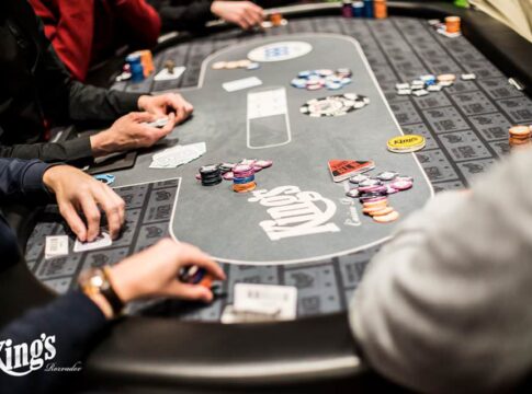 King’s Casino – Tschechische Führung nach Tag 1b beim Forbes Pokerman Open