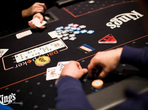Erst 346 Entries beim King’s Knockout Series Main Event – „Larababy“ ist der Overall-Chipleader!
