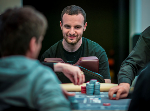 Ami Barer mit vier Re-Entries zum Sieg beim Bounty Hunters Special auf GGPoker