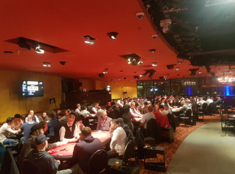 Volles Haus in der Spielbank Berlin beim Triple A Series Main Event Auftakt