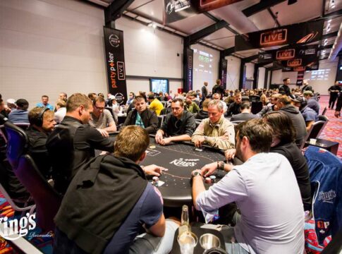 „Gerner“ führt 187 Spieler in Tag 2 des PokerFirma Midsummer Main Event im King’s!