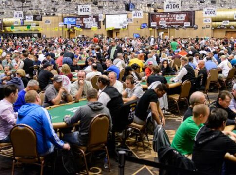 WSOP # 20 – Über $10.000.000 Preisgeld beim Millionaire Maker – Tobias Hariefeld bester Deutscher an Tag 1b!