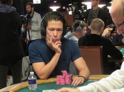 WSOP # 42 – Nur Thomas Mühlöcker schafft es beim $10k 6-Max in Tag 3, Charlie Carrel führt!