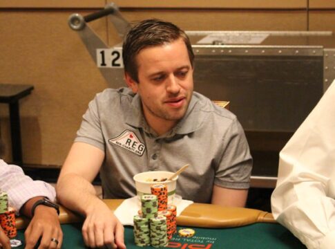 Ex-November Niner Kenny „SpaceyFCB“ Hallaert holt das Super Tuesday