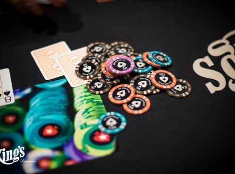 Boris Milisavljevič holt sich den Chiplead an Tag 1c des PokerStars Sunday Million Live Main Event im King’s!