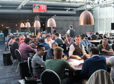 Der Sieg beim Funky Deep Stack im Casino Schenefeld ging an Oguz Y.!