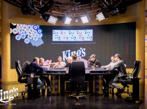Replay der Phil Hellmuth Invitational High Stakes Cash Game Session