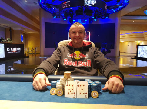Jiří Lacina gewinnt vor „chiKKita banAAna“ das King’s 6-Max am Mittwoch!