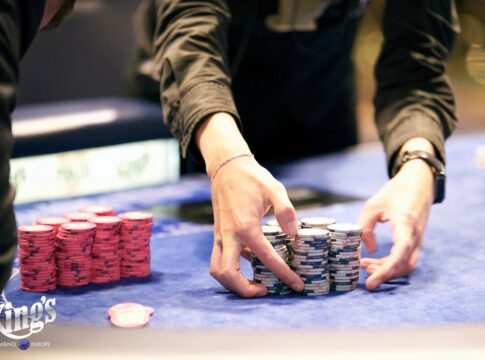 Julian Hermann Klein mit dem Sieg beim King´s Big Stack Turbo am Montag