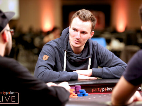 Steffen Sontheimer massiver Chipleader beim Triton Super High Roller Series Main Event!