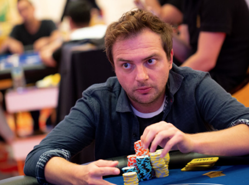 Triton Super High Roller Series – Romain Arnaud Chipleader an Tag 2 beim HK$ 1 Million Triton Hold’em