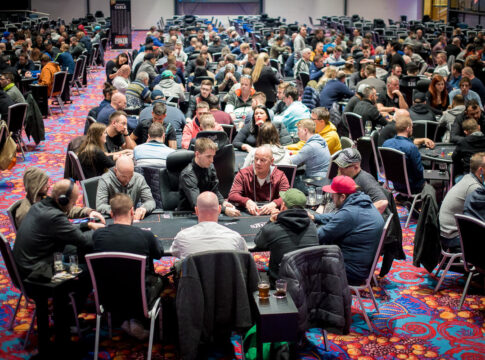 190 Entrys jagen am Donnerstag die halbe Million im Dutch Poker Masters Main Event!