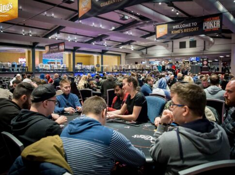 Erst 388 Entries beim WSOPC Monster Stack – Donnerstag „Last Chance“ auf €220.700 GTD – Longobardi hält den Chiplead!
